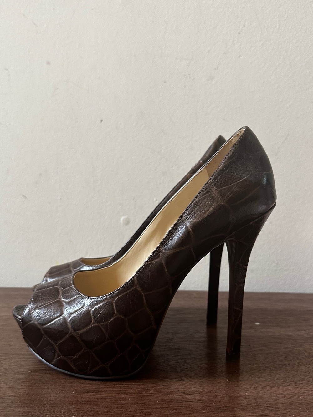 Enzo Angiolini Women's Brown Croc-Textured Platform Peep-Toe High Heels - Picture 4 of 5